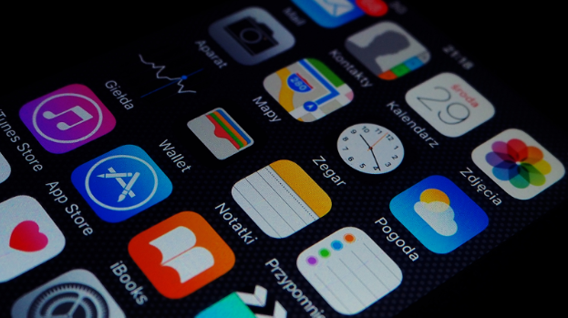 Top iPhone Settings Travelers Should Know Before Going Abroad